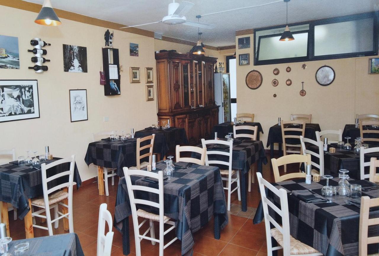 Locanda Dal Genovese Ла-Маддалена Екстер'єр фото